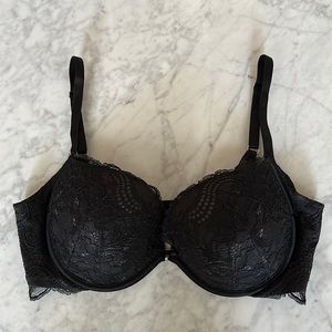 Victoria’s Secret Black Lace Plunge Pushup Bra Sz 36C NWOT